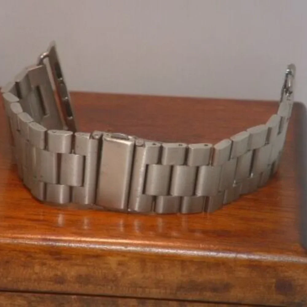 Pre-Owned Silver Stainless Steel Apple Smart Watch Band